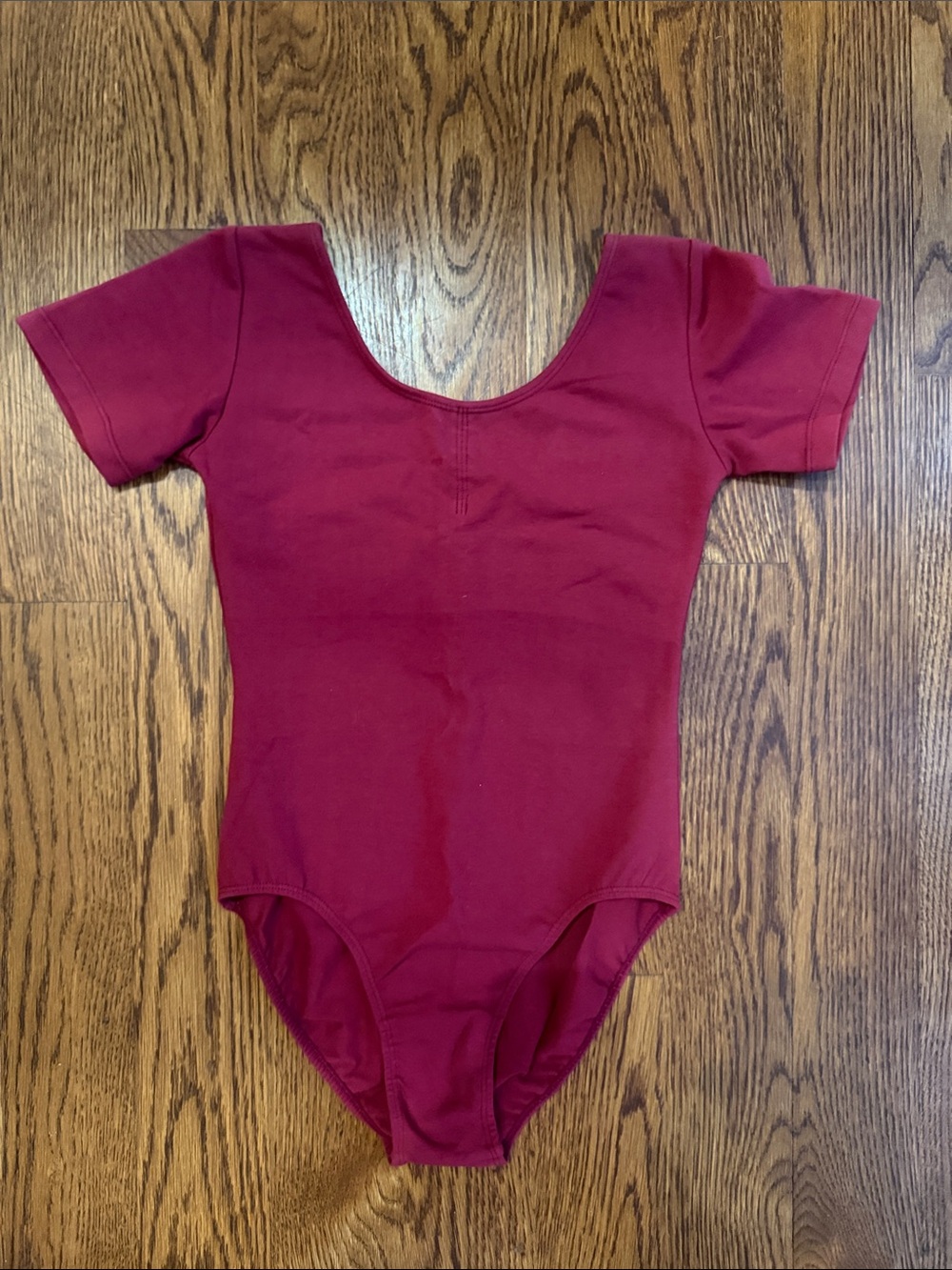 Short Sleeve Scoop Neck Leotard in Red/Burgundy